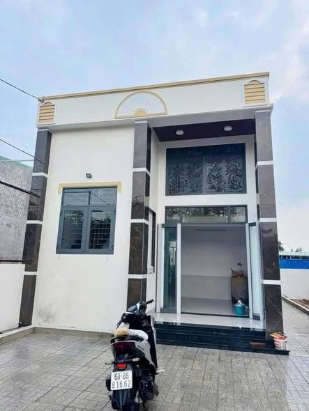 Nhà phố Long Phước, Bà Rịa - 180m² giá chỉ 2.09 tỷ - Đậu ô tô thoải mái!