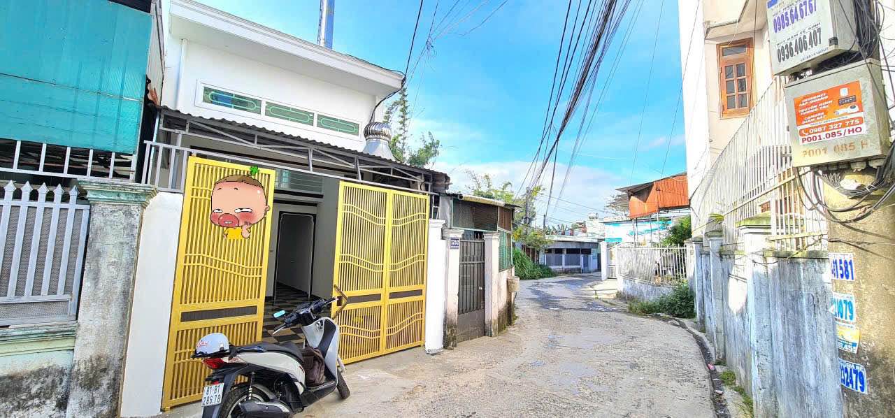 Nhà hẻm ô tô 242 Huỳnh Thúc Kháng, 52m² giá 1.3 tỷ - Dọn vào ở ngay!