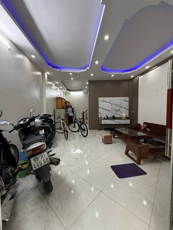 Nhà 3 tầng Lộc Vượng 50m² giá 1.85 tỷ - Công năng đầy đủ, vị trí thuận lợi!