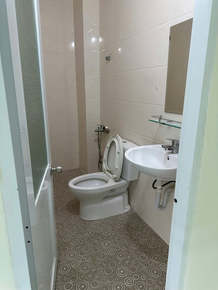 Nhà cho thuê 3 tầng khu đô thị Hà Quang 2 - Diện tích 70m² giá 15 triệu/tháng - Phù hợp làm văn phòng hoặc spa!