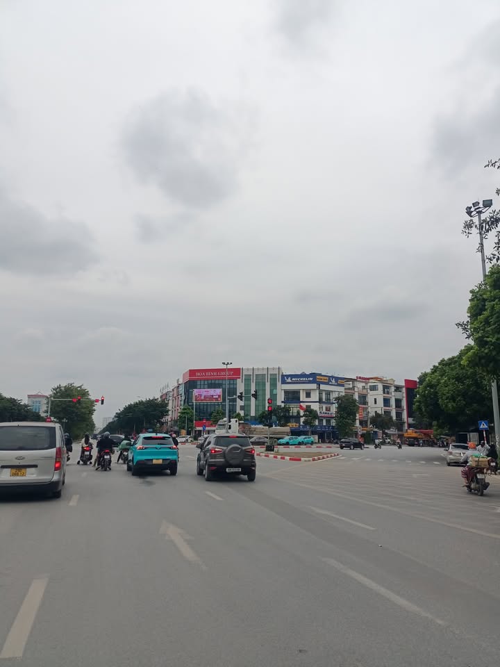 Nhà mặt phố Trịnh Văn Bô 110m² giá 23.5 tỷ - Kinh doanh sầm uất