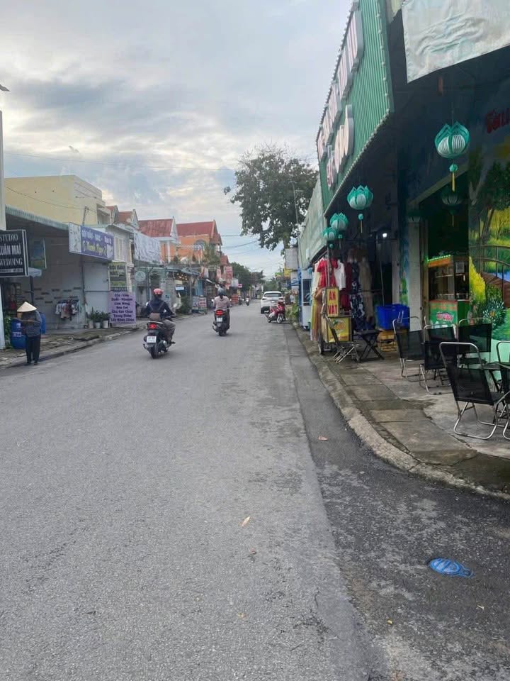 Nhà phố Trảng Bom 195m² giá 7 tỷ - Mặt tiền kinh doanh sầm uất!