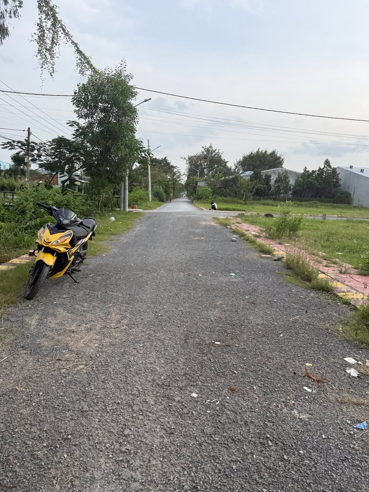 Đất nền Trà Vinh 110m² giá 950 triệu - Mặt tiền đường nhựa, gần chợ và trường đại học!