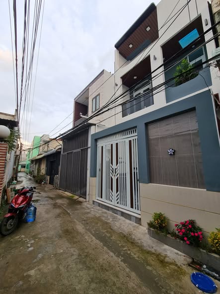 Nhà phố mới xây 79m² đường Nguyễn Văn Linh 3,95 tỷ - Gần ĐH Y Dược