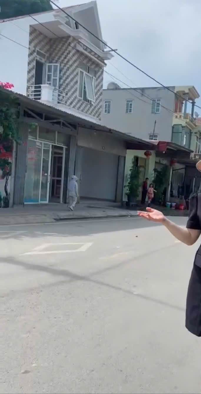 Bán nhà mặt đường Ngô Thì Sỹ, Tam Điệp 102m² - Kinh doanh thuận lợi, giá 2.3 tỷ!