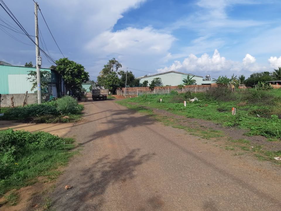 Đất bán Mặt tiền đường Nguyễn Nhạc, phường Thống Nhất, 130m² - Sổ hồng chính chủ, giá chỉ 755 triệu!