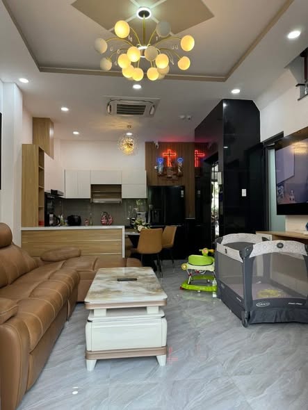 Nhà đẹp 3 tầng tại KĐT Phước Long, Nha Trang 46.2m² giá 6.8 tỷ - Tiện nghi hiện đại!