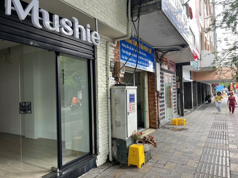 FrontHouse Lê Thánh Tôn, Quận 1 - Diện tích 80m² - Vị trí đắc địa kinh doanh!