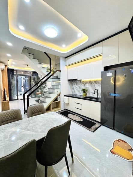 Nhà phố Hoàng Văn Thụ quận Phú Nhuận 37m² giá 8.95 tỷ - Nhà mới full nội thất, sẵn sàng ở ngay!