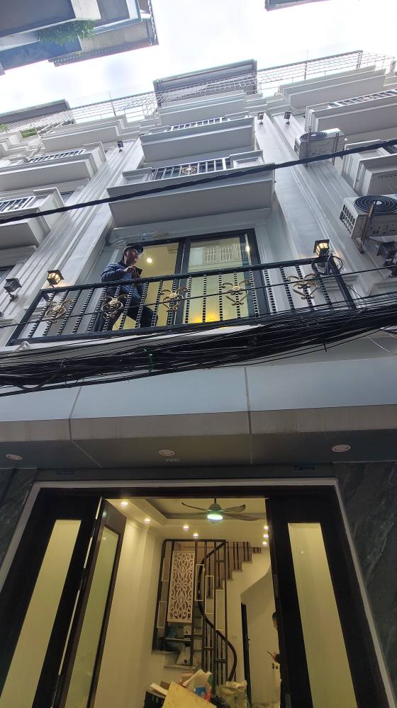 Nhà đẹp 5 tầng phố Trương Định 36m² - Đỗ ô tô thoải mái!