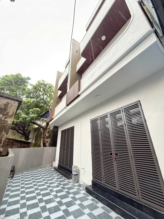 Nhà 3 tầng đường Đệ Tứ Nam Định 50m² giá 1.99 tỷ - Hướng Nam, ngõ nông gần đường!