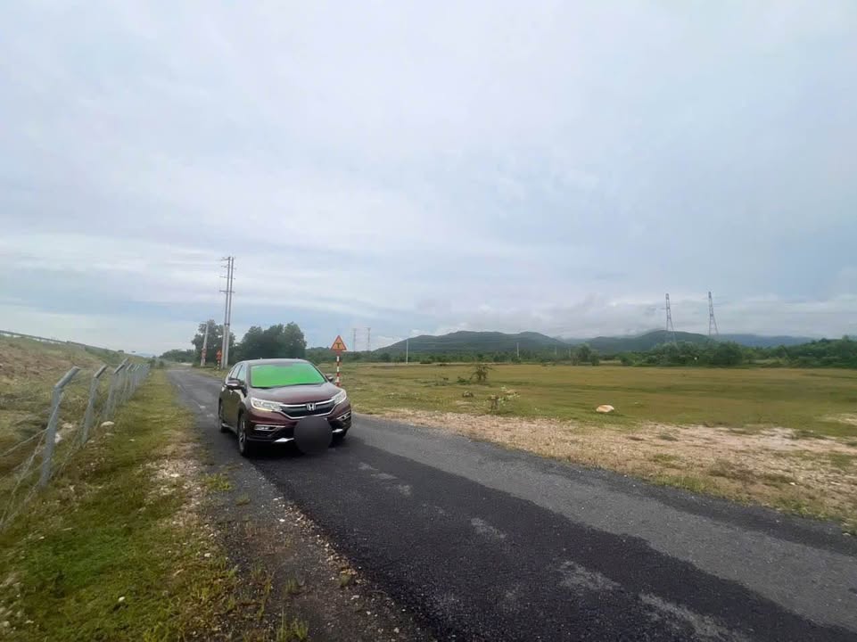 Đất nền Hàm Liêm 9177m² giá 1.3 tỷ - Cơ hội đầu tư hấp dẫn!