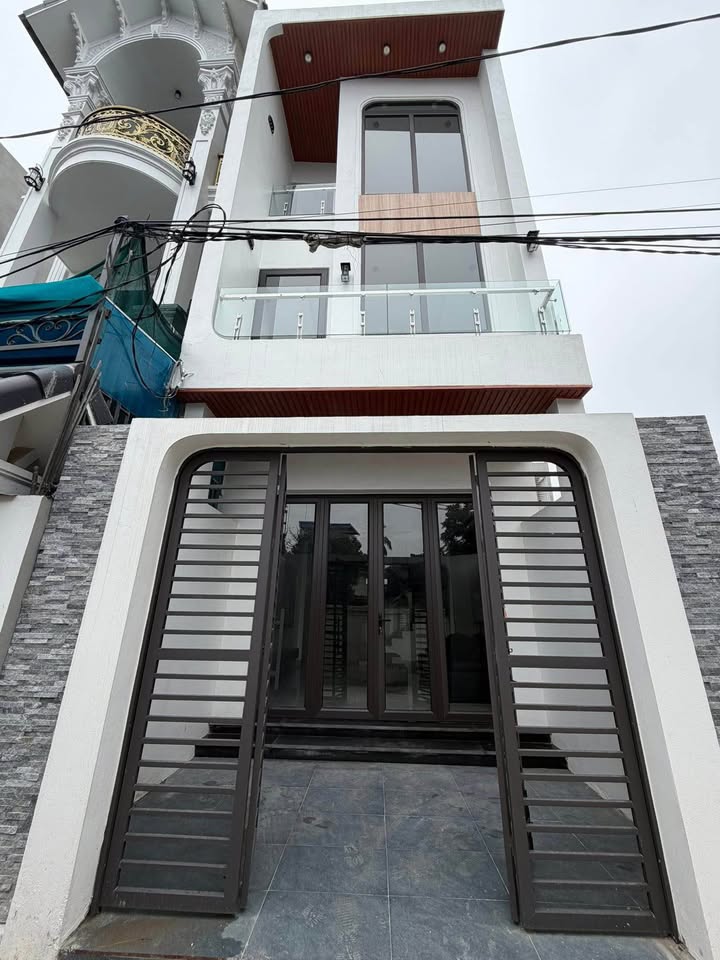 Nhà 3 tầng Lộc Vượng, 64m² giá 2.9 tỷ - Nội thất đầy đủ, ô tô vào tận cửa!