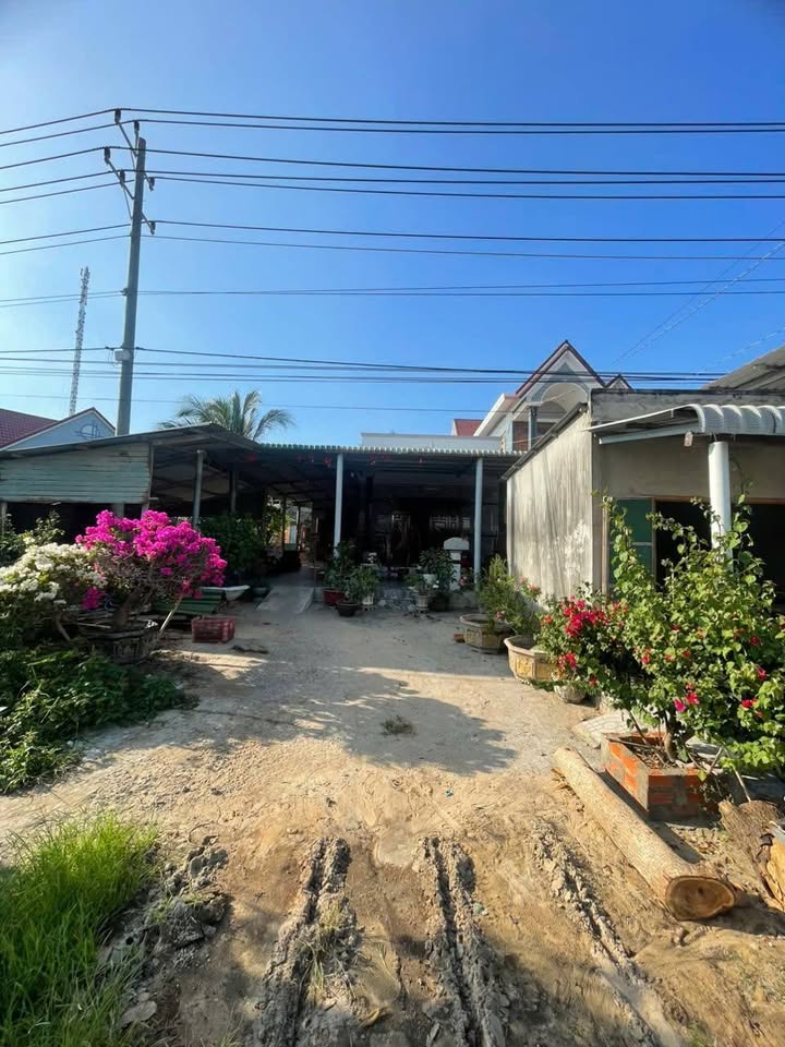 Đất nền Lạc Long Quân, Tiến Thành 740m² giá tốt - Cơ hội đầu tư hấp dẫn!