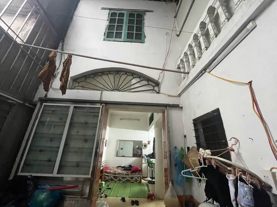 Bán nhà phố 2 tầng đường Cao Thắng 43m² giá 1.88 tỷ - Vị trí đắc địa gần chợ