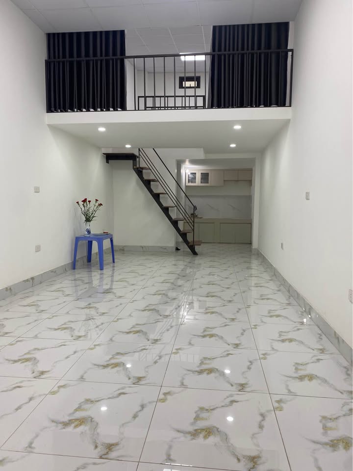 Nhà riêng phố Tân Khai 33m² giá 1.9 tỷ - Phù hợp cho gia đình 4 người!