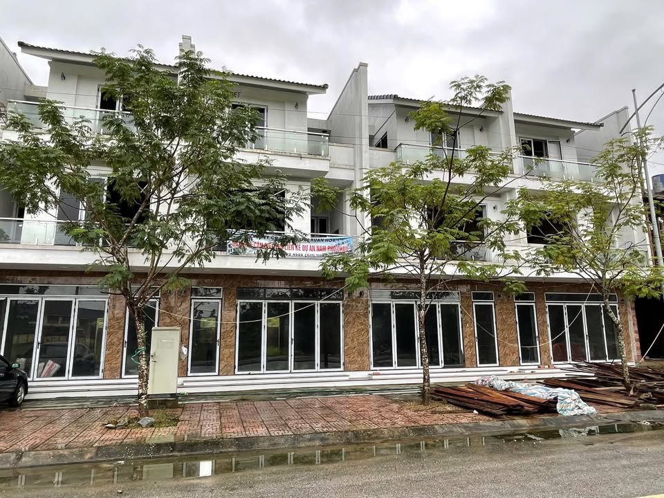 Nhà xây thô 3 tầng tại Phố Châu, Hương Sơn, 120m² giá 3 tỷ - Tiềm năng đầu tư cao!
