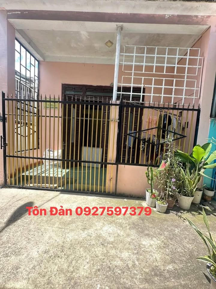 Nhà lô góc 50m² Tôn Đản giá 2.5 tỷ - Tiện ích đa dạng gần Winmart!