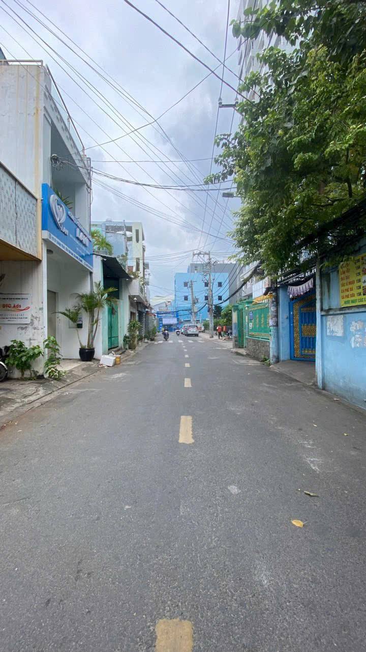 Bán gấp FrontHouse Lý Thánh Tông, Tân Phú 105m² - Hướng Bắc, giá 10.6 tỷ!