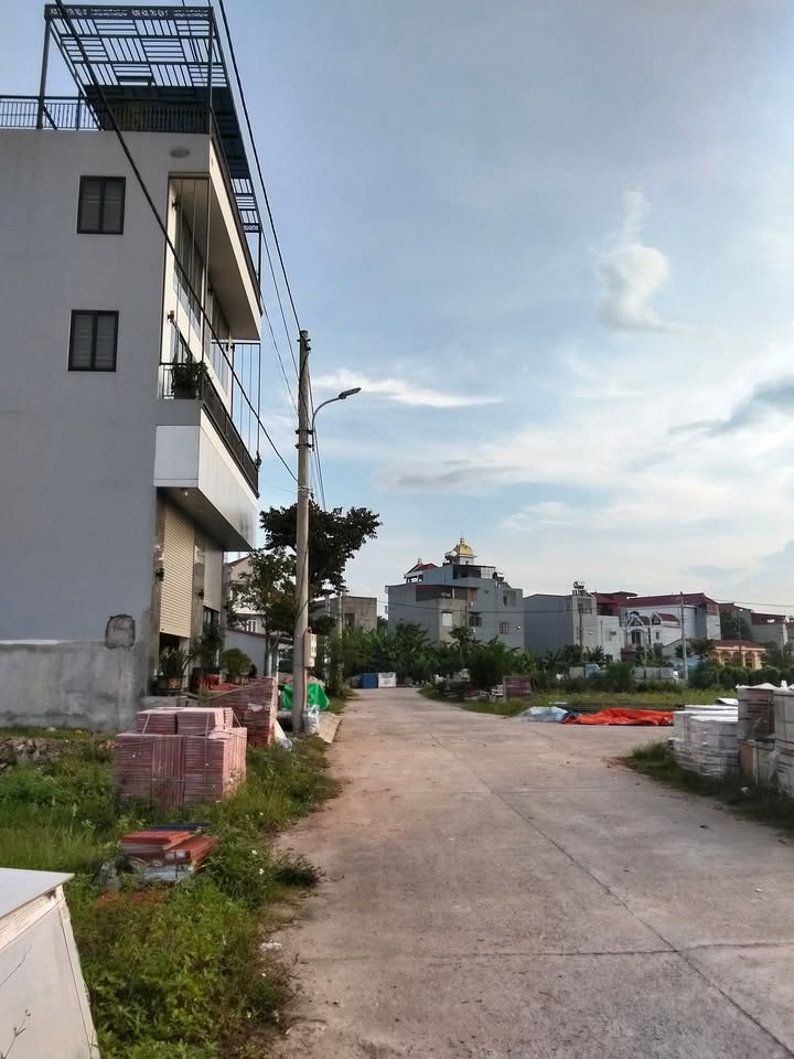 Đất giãn dân Liên Châu 102m² giá 2 tỷ - Vị trí trung tâm thuận lợi!