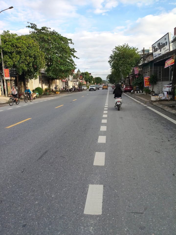 Bán gấp FrontHouse 100m² mặt đường Trần Hưng Đạo - Đầu tư sinh lời cao!