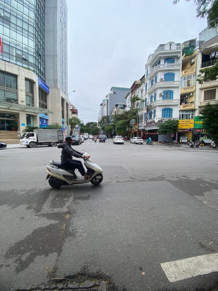 Bán nhà phố Đội Cấn, Ba Đình 55m² giá 16 tỷ - Cơ hội đầu tư hiếm có!