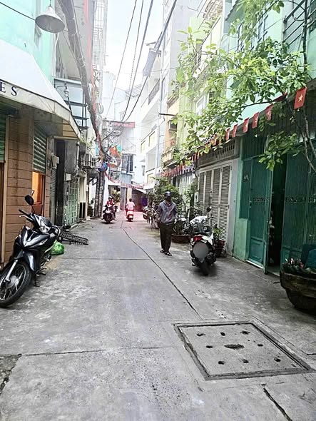 Nhà C4 Hòa Hưng Quận 10 38.1m² giá 5.85 tỷ - Khu vực yên tĩnh, dân trí cao!