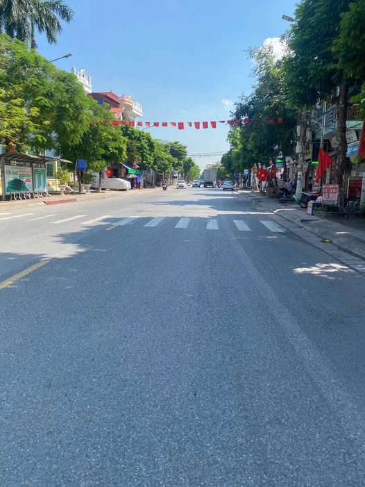 Nhà 3 tầng mặt đường Trần Nhân Tông, Kiến An 58m² giá 5 tỷ - Đầu tư sinh lời ngay!