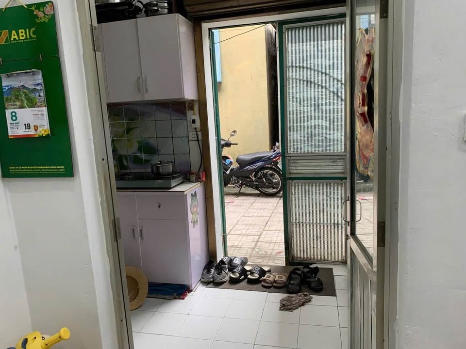 Nhà 2 tầng Thanh Xuân Bắc 46m² giá 2.1 tỷ - Ô tô đỗ cửa, chính chủ