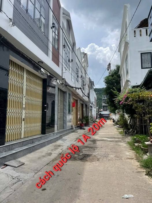 Nhà mới bán gấp đường Ô Tô Quay Đầu, Phường Bùi Thị Xuân 40.5m² - Giá chỉ 1.4 tỷ!