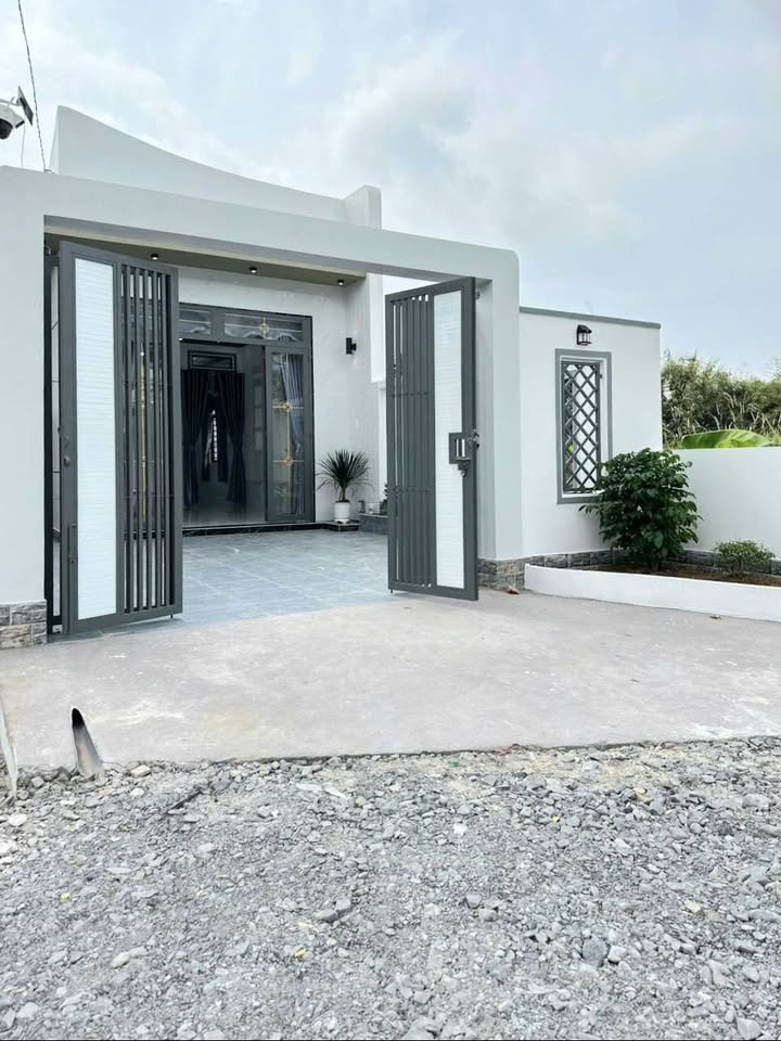 Nhà đẹp Hòa Thành Tây Ninh 125m² giá 990 triệu - Vào ở ngay!