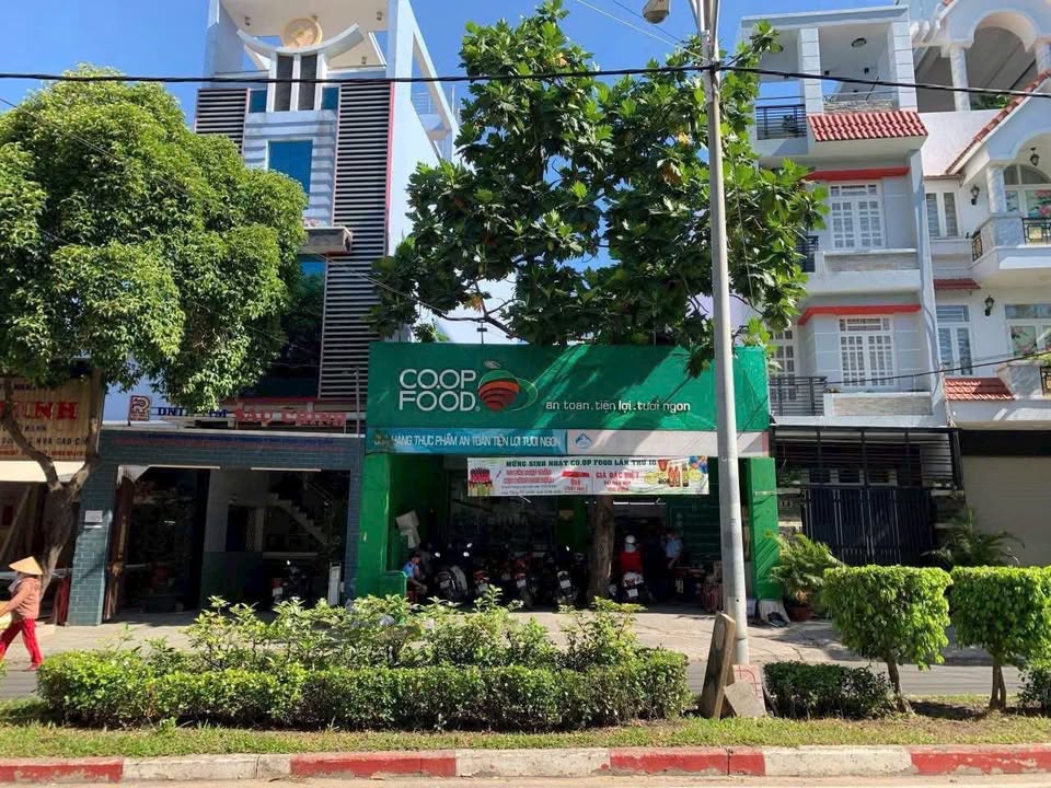 Bán FrontHouse mặt tiền đường Nguyễn Cửu Đàm, Tân Sơn Nhì 226m² giá 42 tỷ - Đầu tư sinh lời ngay!