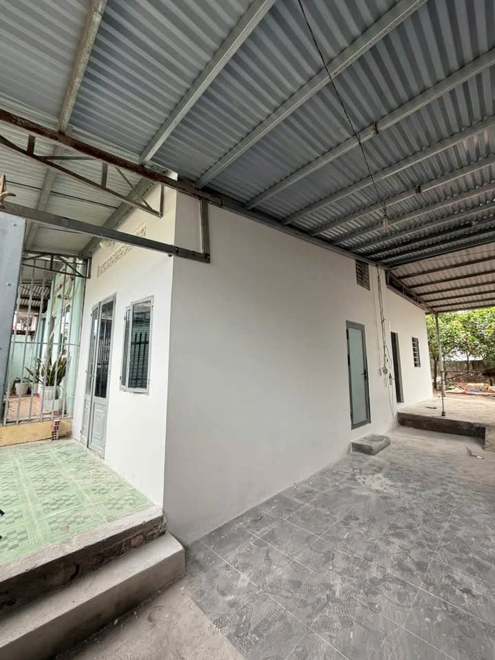 Nhà cho thuê tại Trảng Dài, Biên Hòa 224m² giá 4 triệu - Không gian thoáng đãng, vườn rau xanh mát!