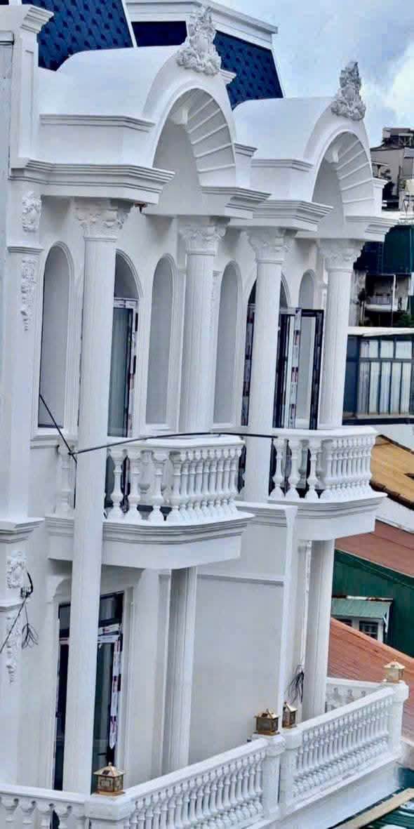 Nhà phố Bảo Lộc 85m² giá 3.78 tỷ - Nội thất xịn, vị trí trung tâm!