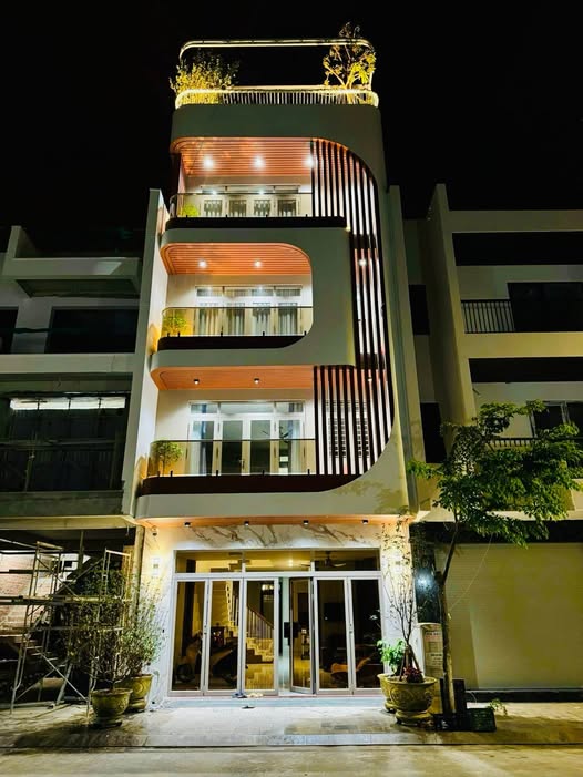 Nhà phố 4 tầng đường B4, Phước Long, Nha Trang 84m² giá 16.5 tỷ - Không thể bỏ qua!