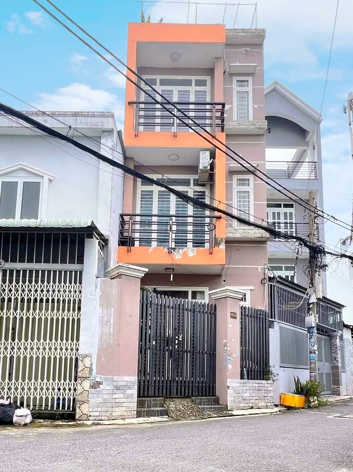 Nhà phố bán gấp đường Nguyễn Thị Búp, quận 12, diện tích 52m² - Hướng tài lộc, khu vực đông dân cư!