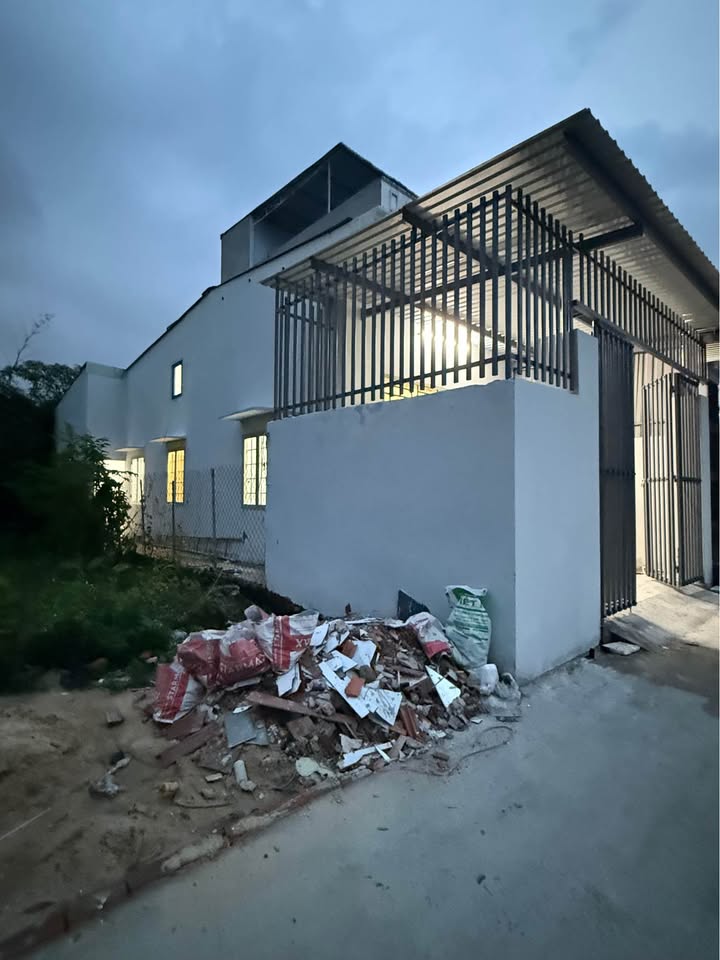 Nhà riêng Thủ Dầu Một 130m² giá 2.85 tỷ - Đường bê tông tiện lợi!