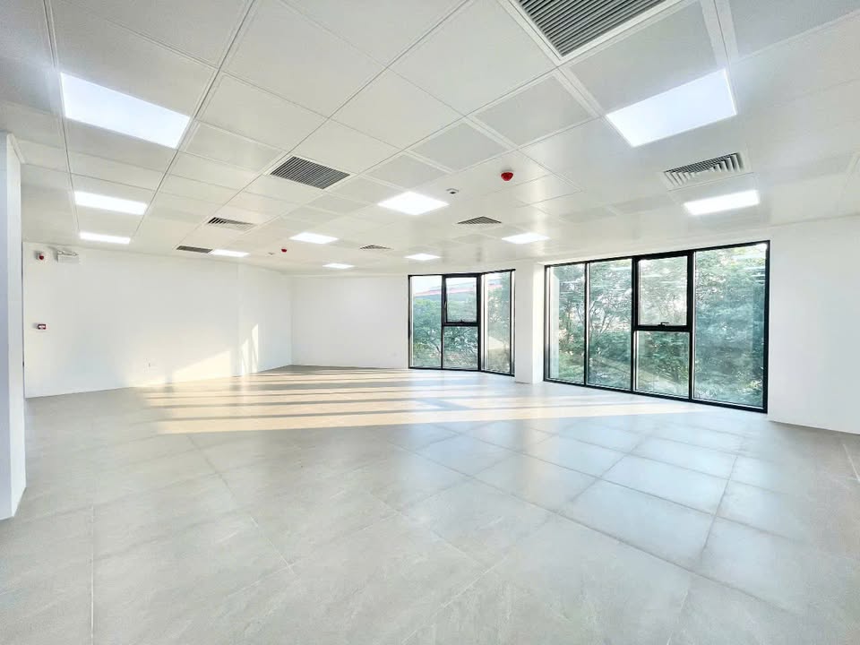 Cho thuê văn phòng Tòa Viwaseen Building Tố Hữu 138m² giá 40 triệu - Mặt tiền đắc địa, giao thông thuận lợi!