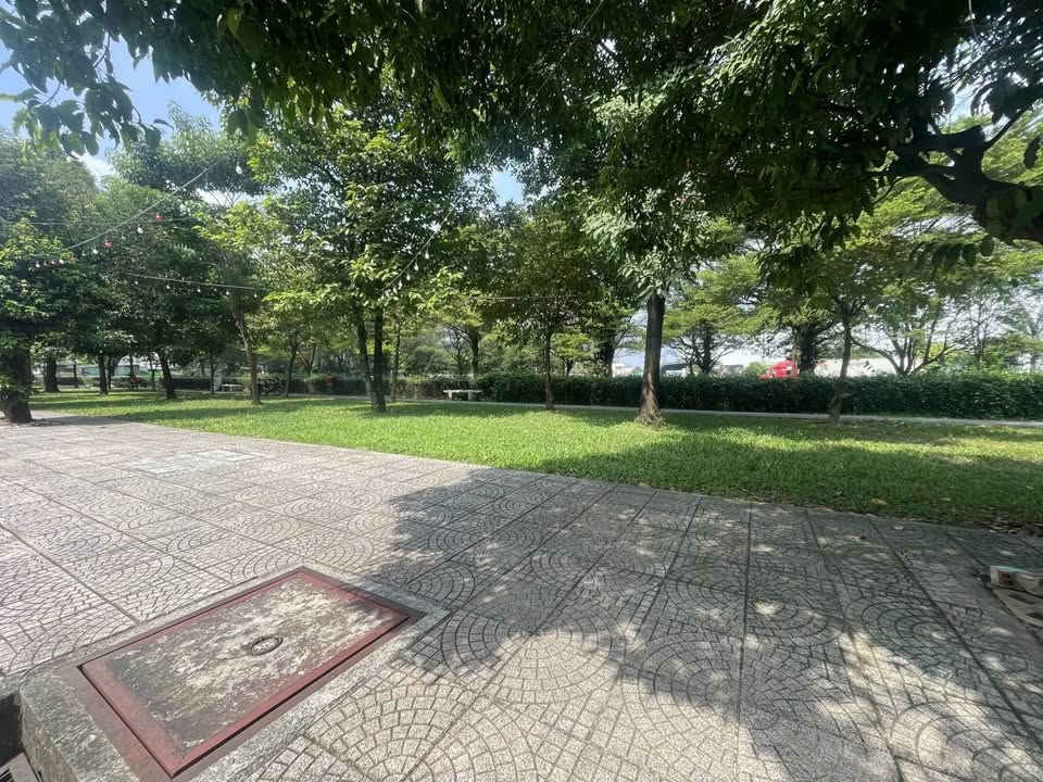 FrontHouse Kênh 19/5 Tân Phú 100m² giá 12 tỷ - View công viên tuyệt đẹp!