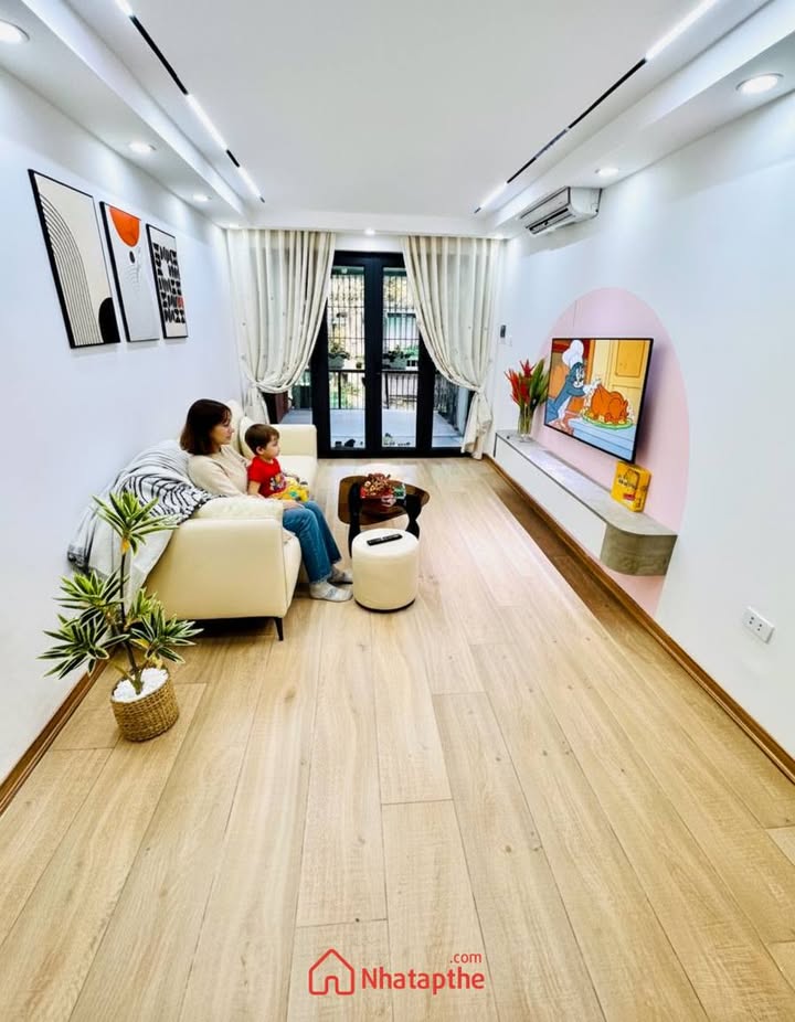 Căn hộ Đống Đa Hà Nội 81m² giá 3.99 tỷ - Ô tô trước nhà, ban công riêng!