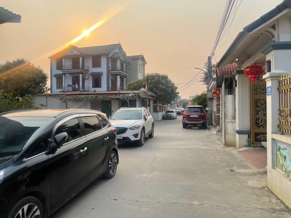 Đất kinh doanh 49.3m² tại Đông Lai, Sóc Sơn - Giá chỉ 2.4 tỷ, vị trí đắc địa!