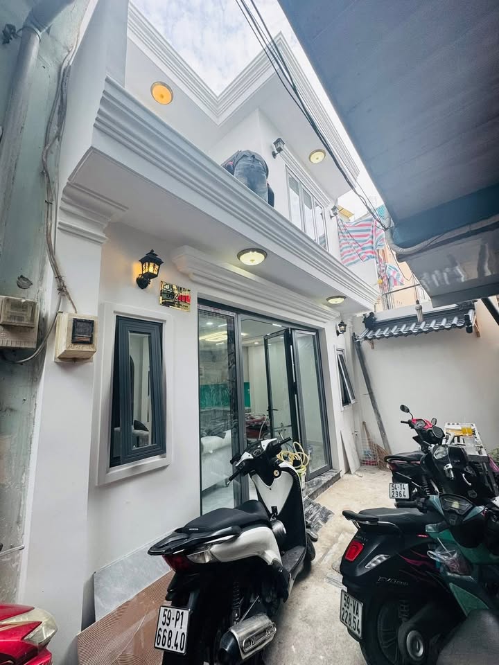 Biệt thự Townhouse 552/11 Âu Cơ, 33m² giá 4.75 tỷ - Siêu phẩm mới đẹp lung linh!