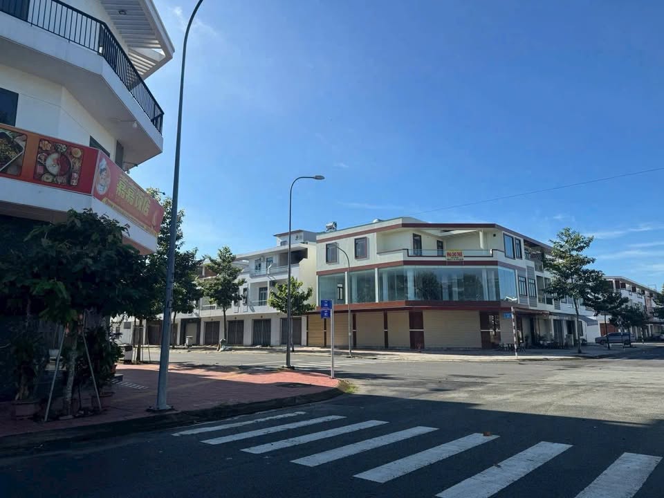 Shophouse Bàu Xéo Trảng Bom 100m² giá 3,9 tỷ - Dòng tiền ổn định!