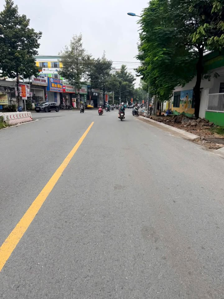 Nhà mặt tiền Nguyễn Công Hoan Thủ Đức 100m² giá 5 tỷ - Kinh doanh sầm uất!