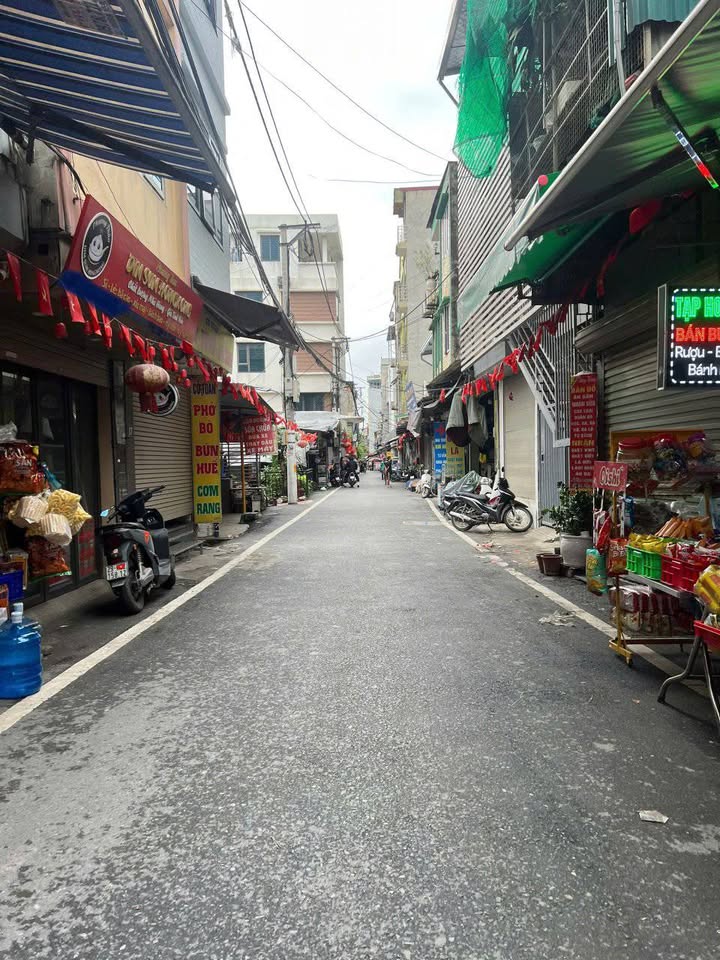 Nhà mặt phố Cầu Diễn, quận Bắc Từ Liêm - 40m², ô tô tránh, kinh doanh sầm uất!