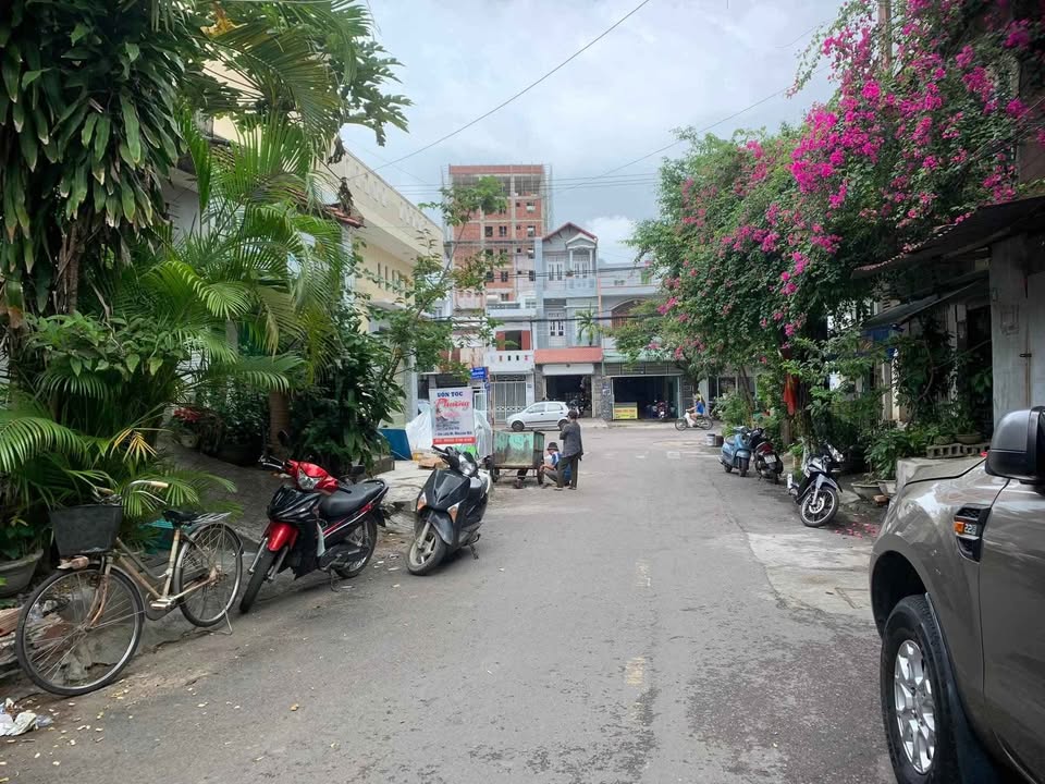 Nhà mặt tiền Nguyễn Văn Bé, Trần Hưng Đạo 63.5m² giá 3.5 tỷ - Sổ đỏ chính chủ!