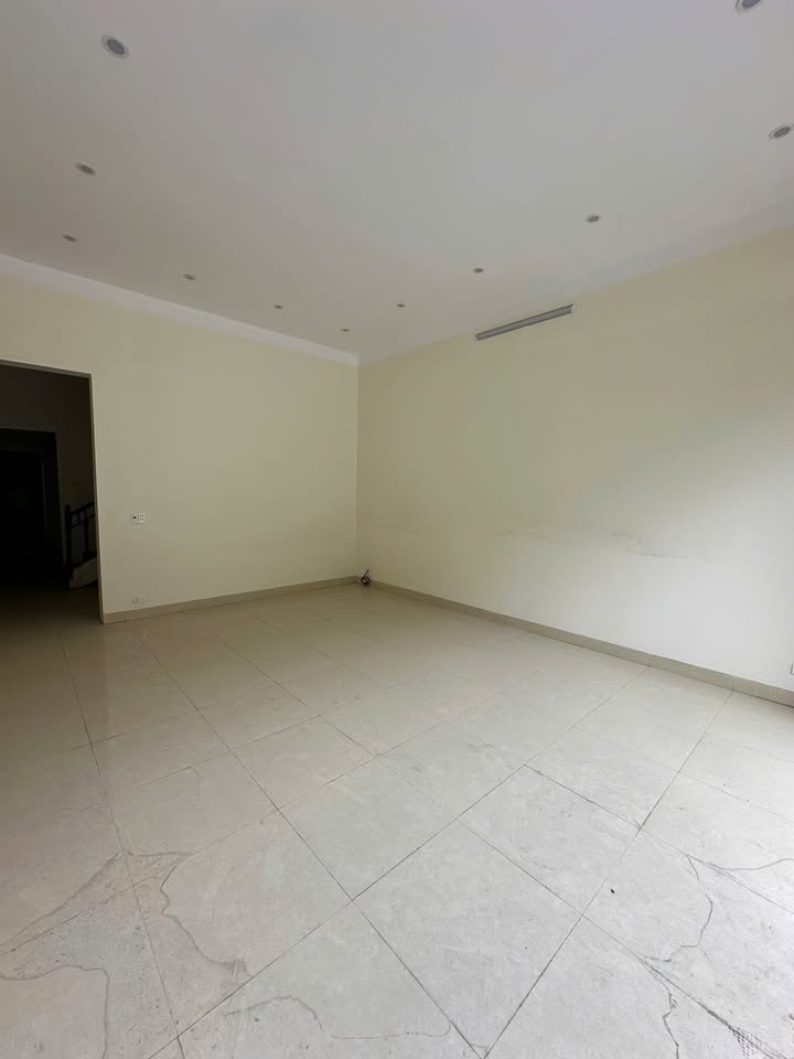 Nhà nguyên căn cho thuê tại Bà Triệu, Vĩnh Yên 100m² - Giá chỉ 12 triệu/tháng!