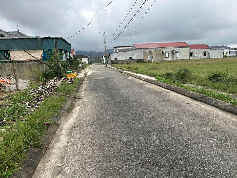 Đất Tái Định Cư Kỳ Lợi Hà Tĩnh 150m² giá 1.1 tỷ - Sổ đỏ chính chủ, hạ tầng hoàn thiện!