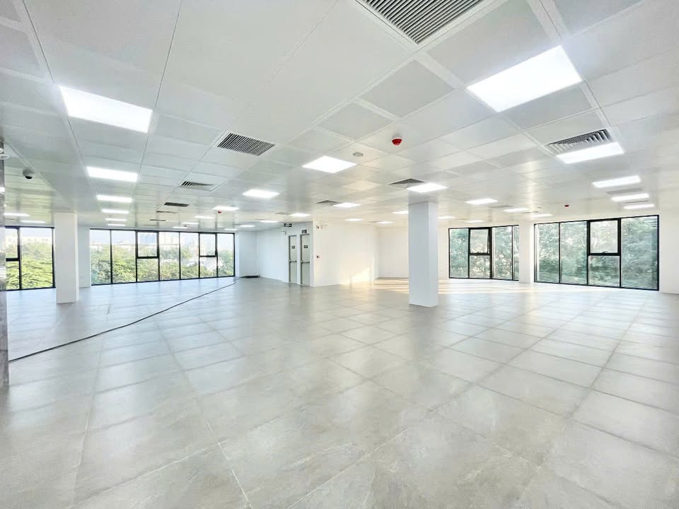 Văn phòng cho thuê Tố Hữu 138m² giá 40 triệu - Tòa Viwaseen Building chuyên nghiệp!