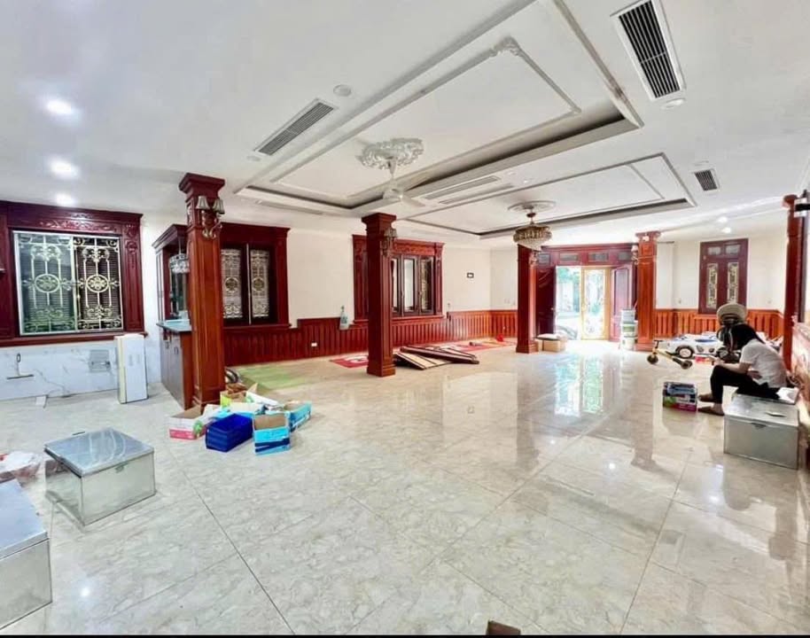Cho thuê nhà lô góc 150m² tại KĐT Văn Phú - Giá 35 triệu/tháng, phù hợp làm văn phòng!